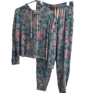 Candace Cameron Bure Malibu Lounge Set